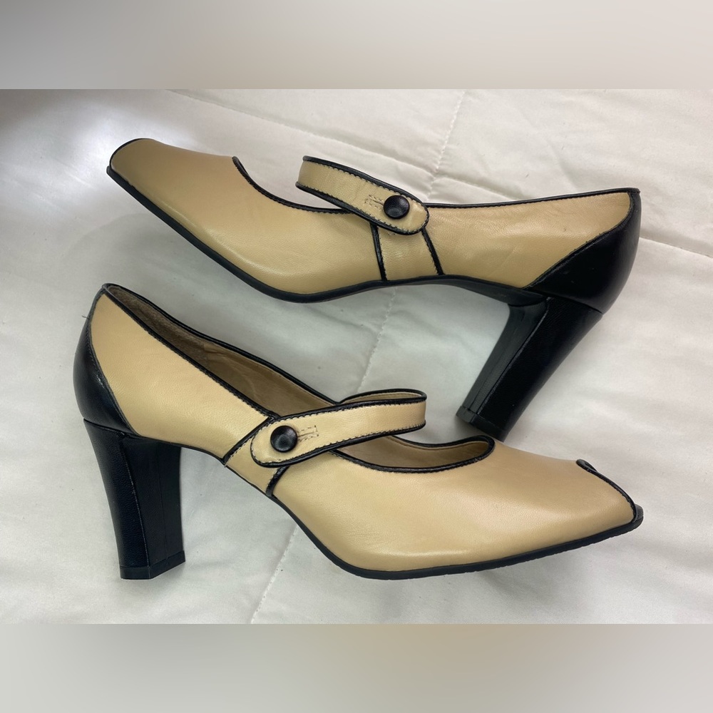 Talbots Cream and Black Peep Toe Heels - Picture 4 of 11